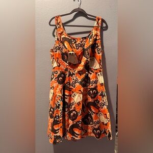 Retrolicious spooky cat dress.